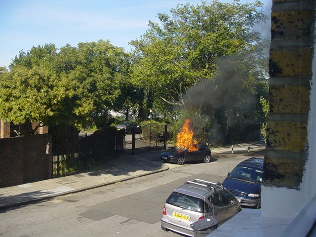 Burning cars (44 pics)