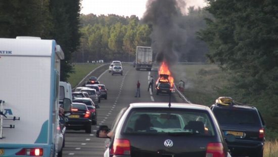 Burning cars (44 pics)