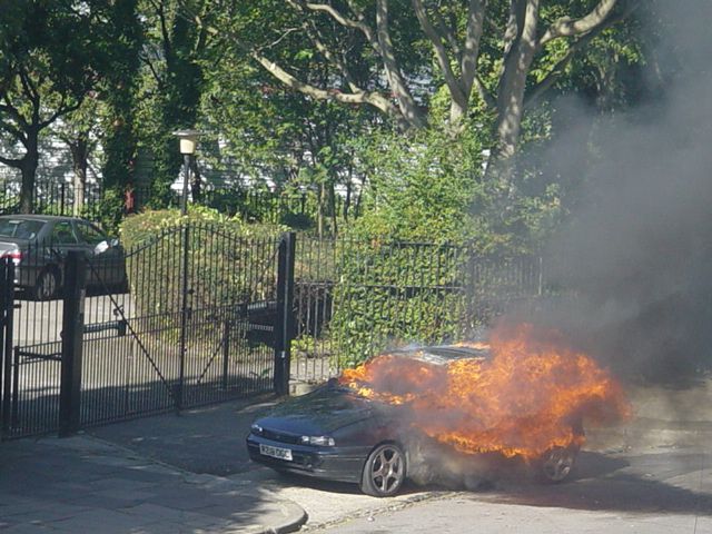 Burning cars (44 pics)
