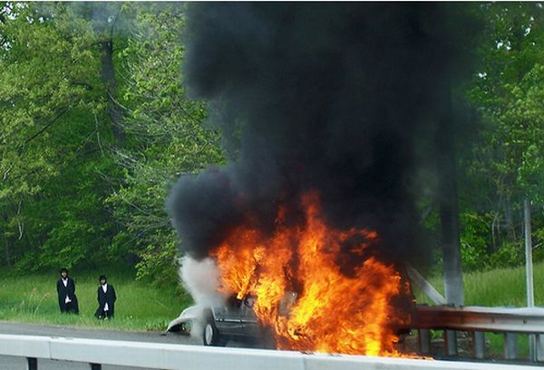 Burning cars (44 pics)