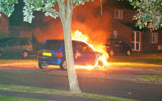 Burning cars (44 pics)