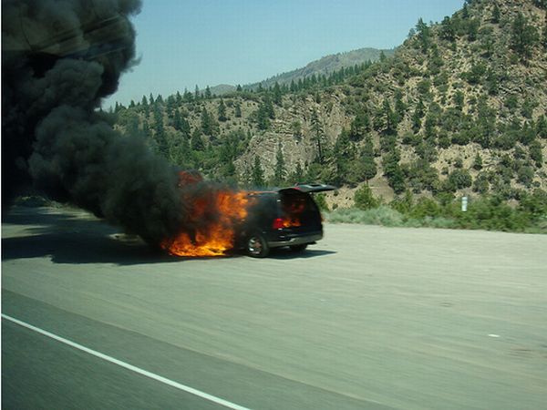 Burning cars (44 pics)