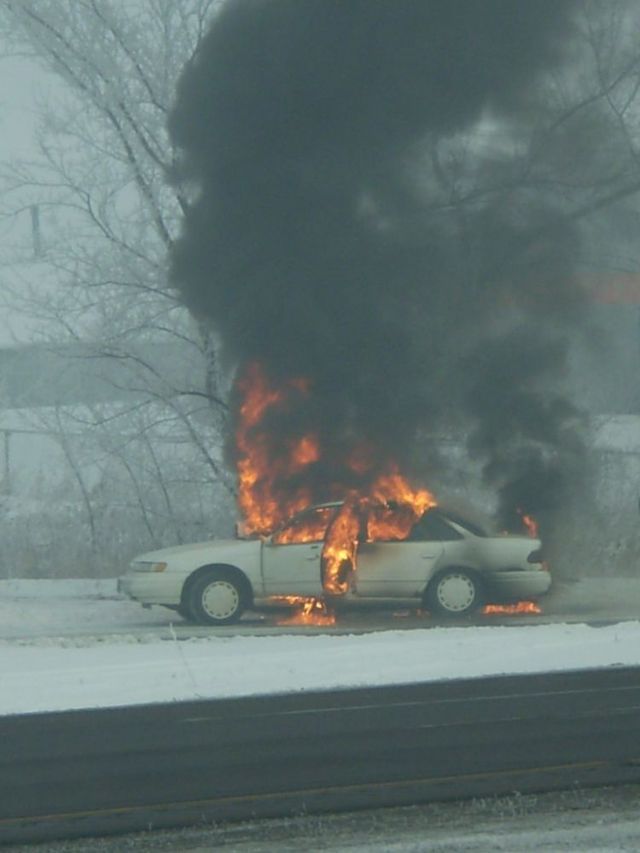 Burning cars (44 pics)