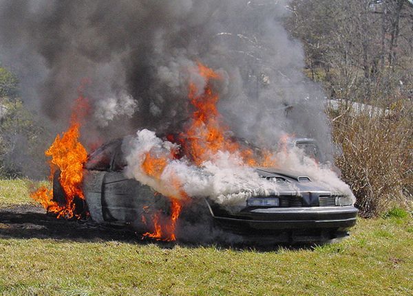 Burning cars (44 pics)