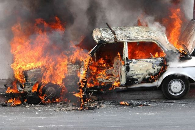 Burning cars (44 pics)