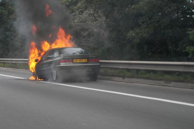 Burning cars (44 pics)