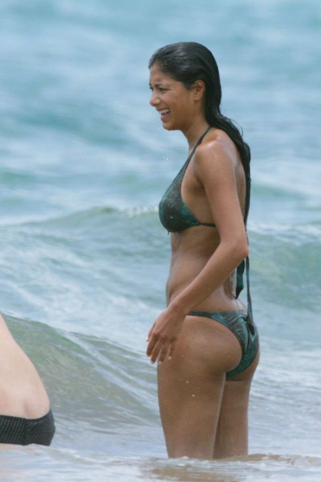 Nicole Scherzinger on the beach (32 photos)