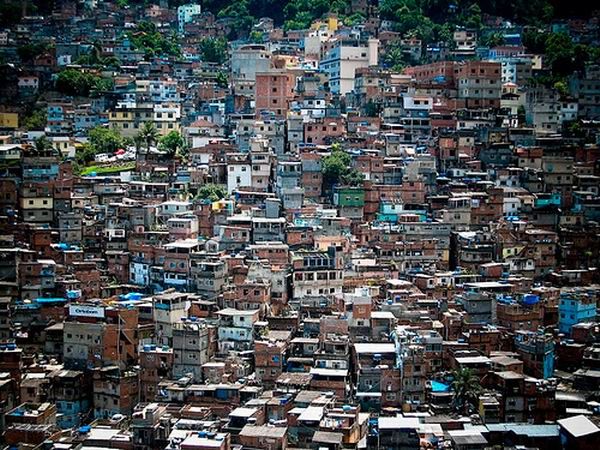 Places where no one would like to live (25 photos)