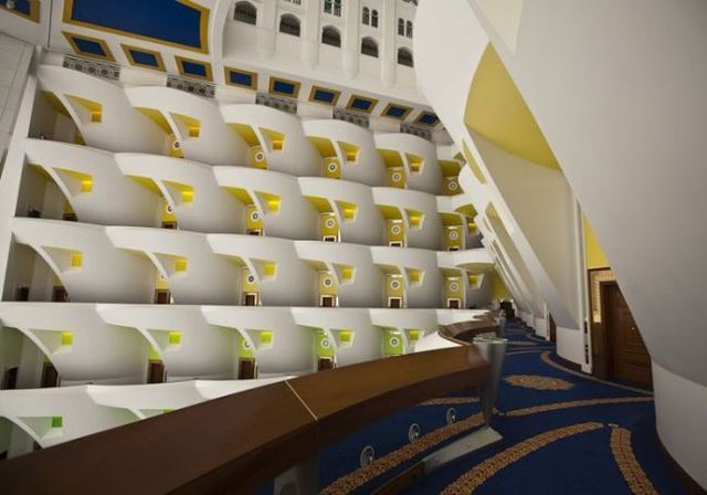 Luxury dream-hotel Burj Al Arab (26 pics)