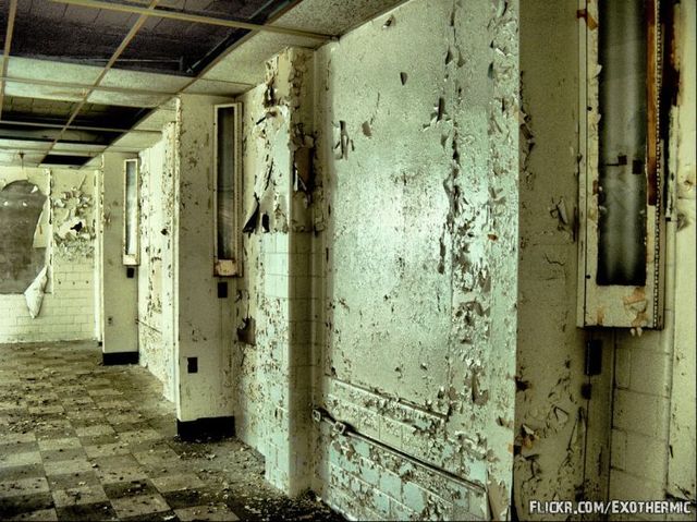 Abandonned prison (33 pics)