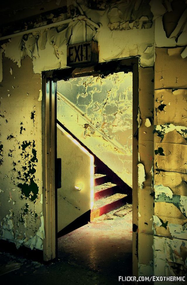 Abandonned prison (33 pics)