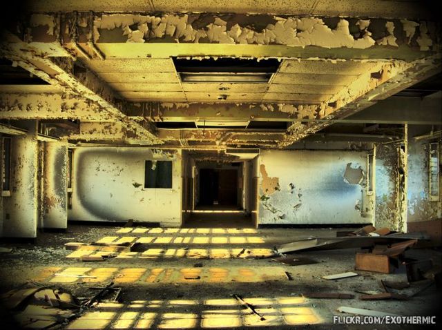 Abandonned prison (33 pics)