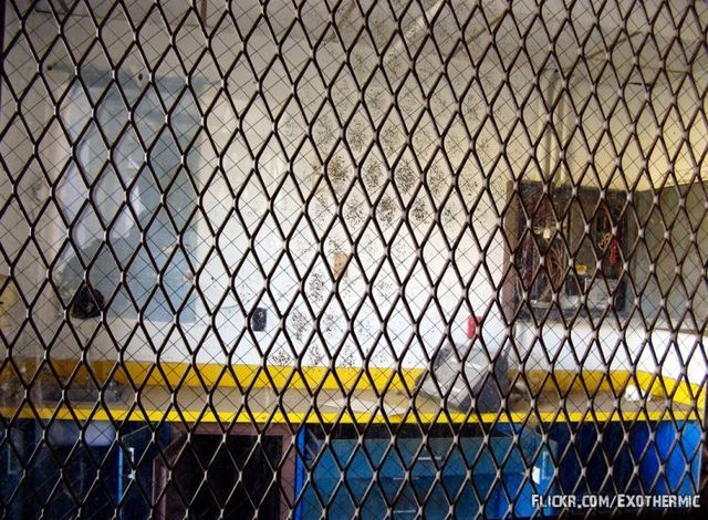Abandonned prison (33 pics)