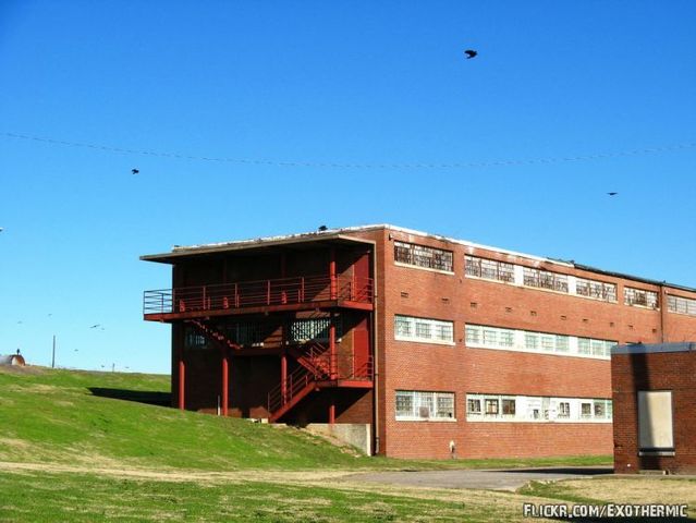 Abandonned prison (33 pics)