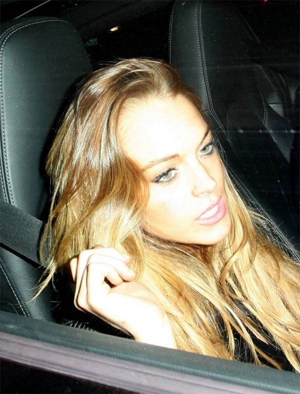 Lindsay Lohan looks sober of the day (9 photos)