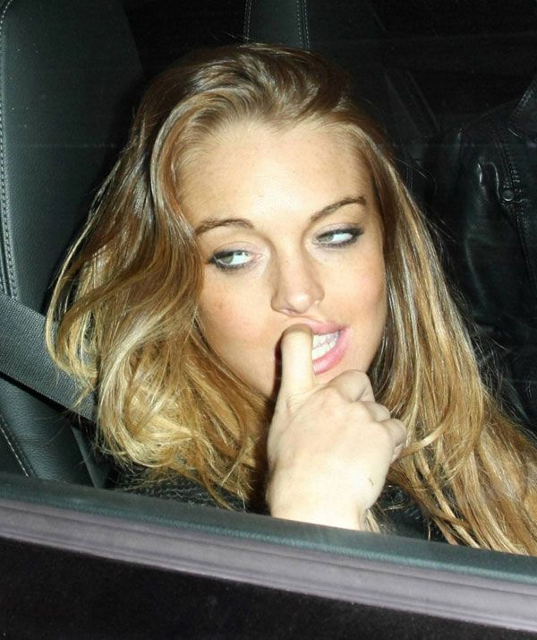 Lindsay Lohan looks sober of the day (9 photos)