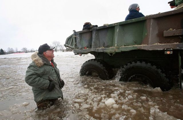 Red River flooding (30 pics)