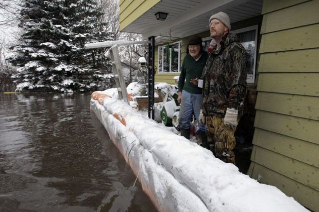 Red River flooding (30 pics)