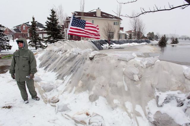 Red River flooding (30 pics)