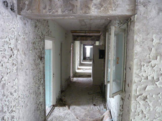 Abandoned and forgotten (70 pics)
