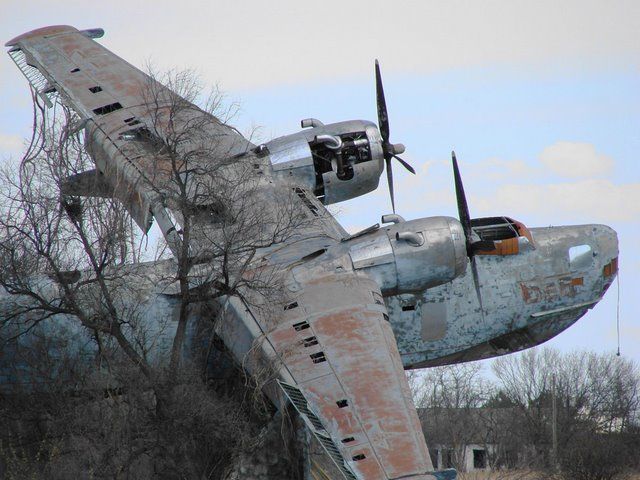Abandoned and forgotten (70 pics)