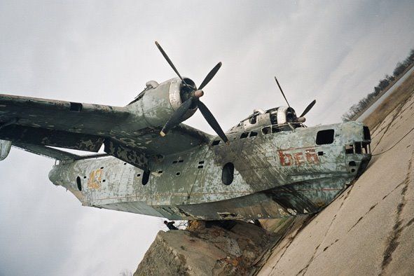 Abandoned and forgotten (70 pics)