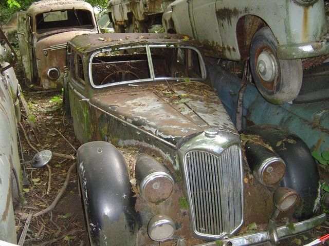 Abandoned and forgotten (70 pics)