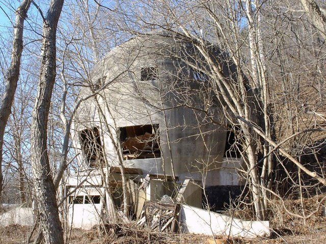 Abandoned and forgotten (70 pics)