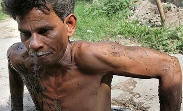 World’s most terrible job (7 pics)