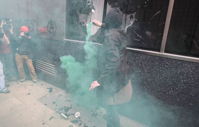 Riots in London (29 photos)