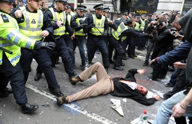 Riots in London (29 photos)