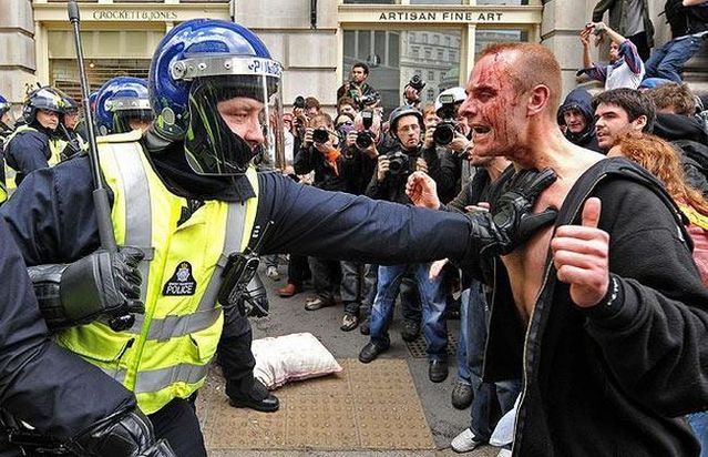 Riots in London (29 photos)