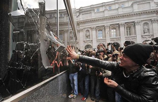 Riots in London (29 photos)
