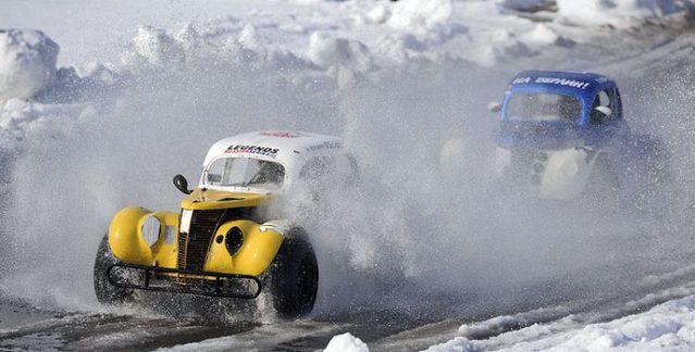Legends car race (11 photos)