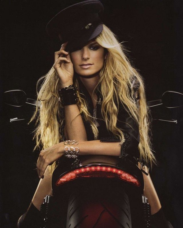 marisa miller upskirt