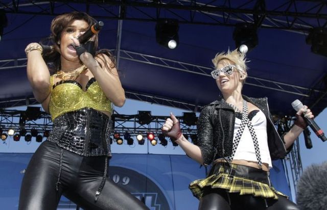 Pussycat Dolls at a concert (19 photos)