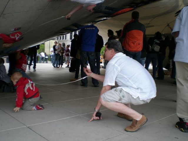 Lesson for parents. Children on a leash (35 pics)