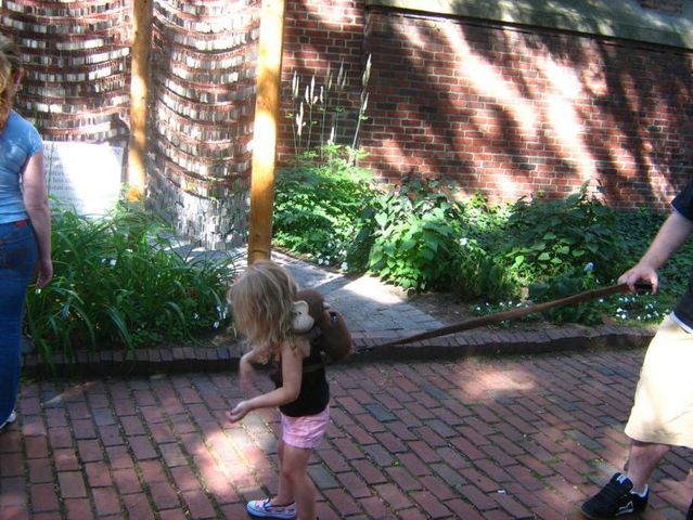 Lesson for parents. Children on a leash (35 pics)