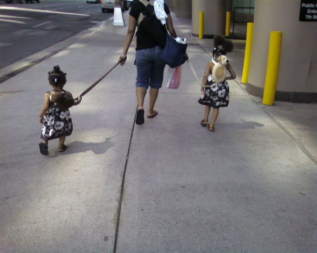 Lesson for parents. Children on a leash (35 pics)