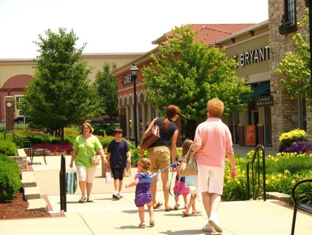 Lesson for parents. Children on a leash (35 pics)