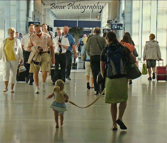 Lesson for parents. Children on a leash (35 pics)
