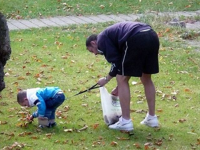 Lesson for parents. Children on a leash (35 pics)