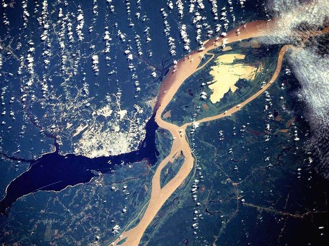 Earth seen from space (39 pics)