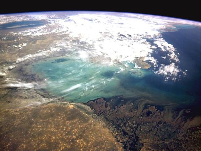 Earth seen from space (39 pics)