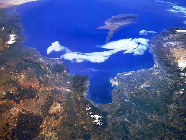 Earth seen from space (39 pics)