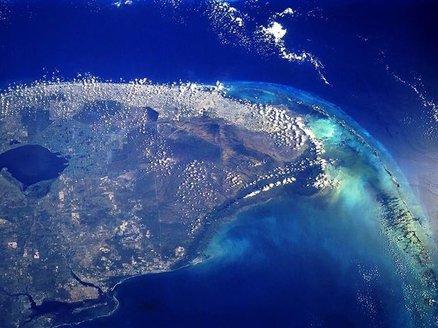 Earth seen from space (39 pics)