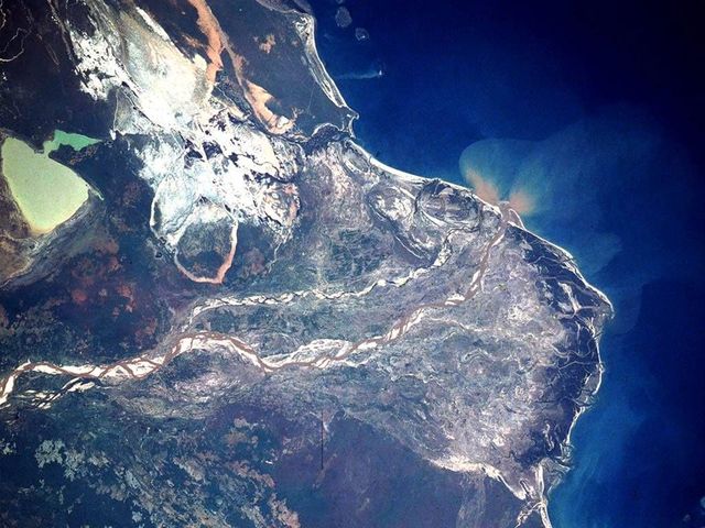 Earth seen from space (39 pics)