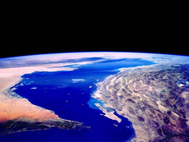Earth seen from space (39 pics)