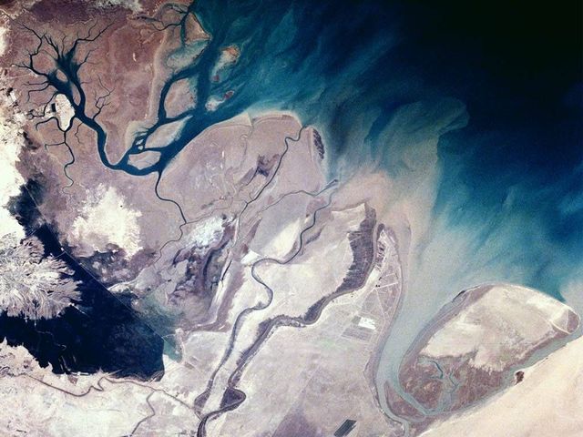 Earth seen from space (39 pics)