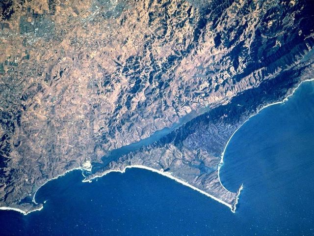 Earth seen from space (39 pics)